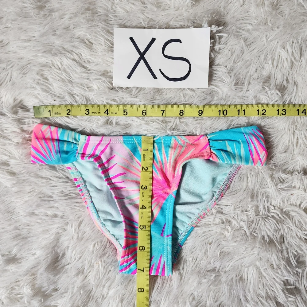 Xhilaration Cheeky Bikini Bottoms - Picture 2 of 4